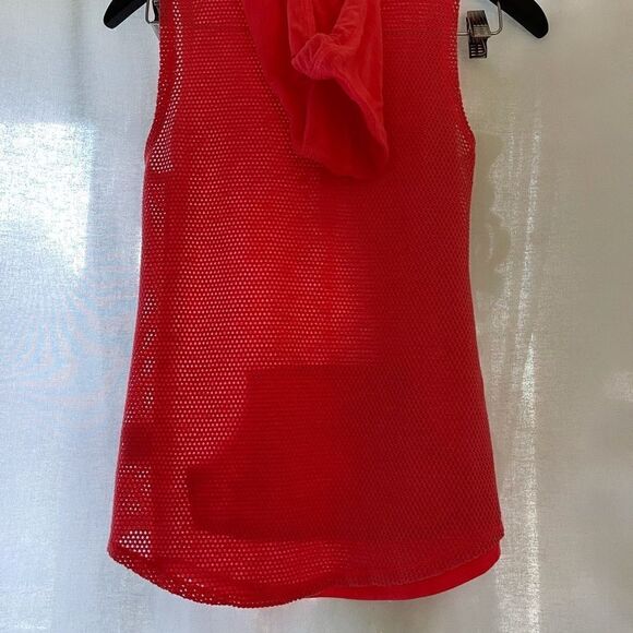 Old navy active Top - Picture 8 of 10